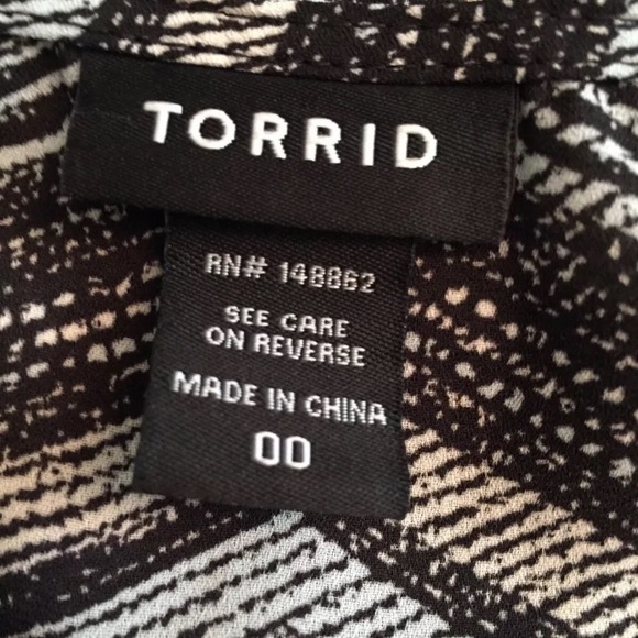 TORRID Abstract Chevron Georgette Tank Top 00 - Picture 7 of 7